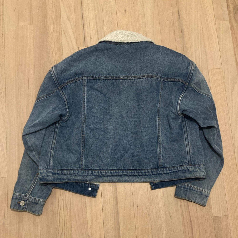 FOREVER21 Cropped Sherpa Denim Jacket - Picture 5 of 7